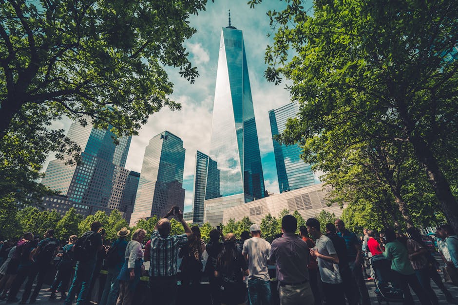 Tips for Photographing Busy Tourist Spots Without the Crowds